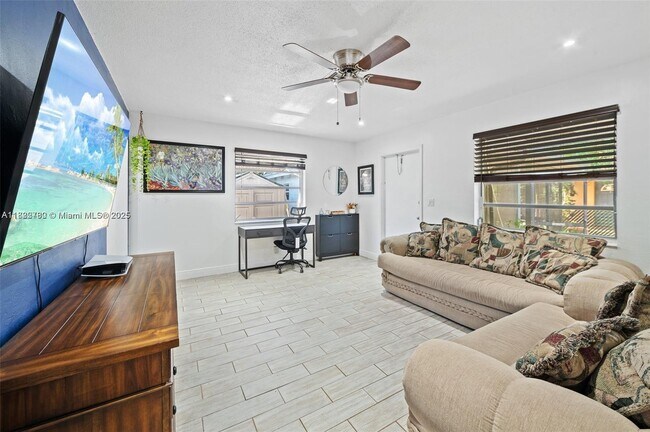 Foto del edificio - 5120 SW 26th Ave