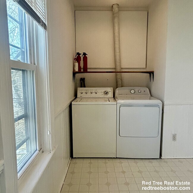 Building Photo - 29 Victoria St