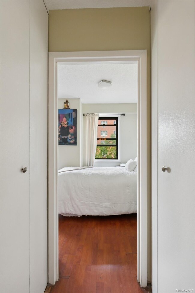 Foto del edificio - 39-60-60 54th St