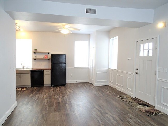 Building Photo - 2120 PA-897