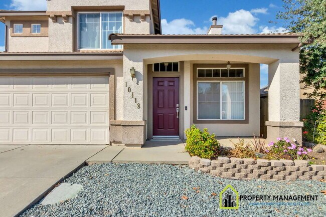 Foto del edificio - 5-Bedroom Residence Ready for Immediate Move-In