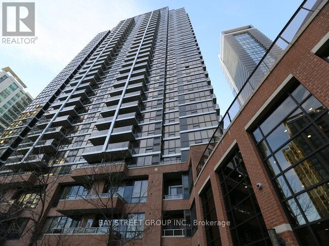 Building Photo - 33-2033 Sheppard Ave E