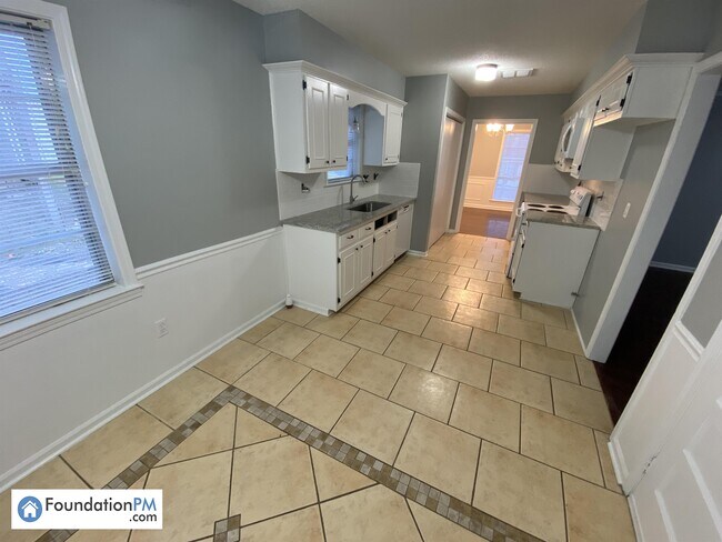 Building Photo - 6095 Explorer Rd