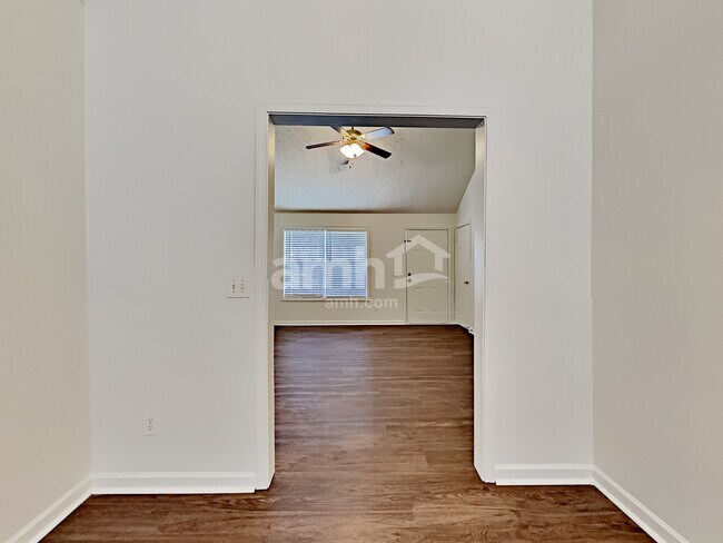 Foto del edificio - 3001 Mesquite Dr