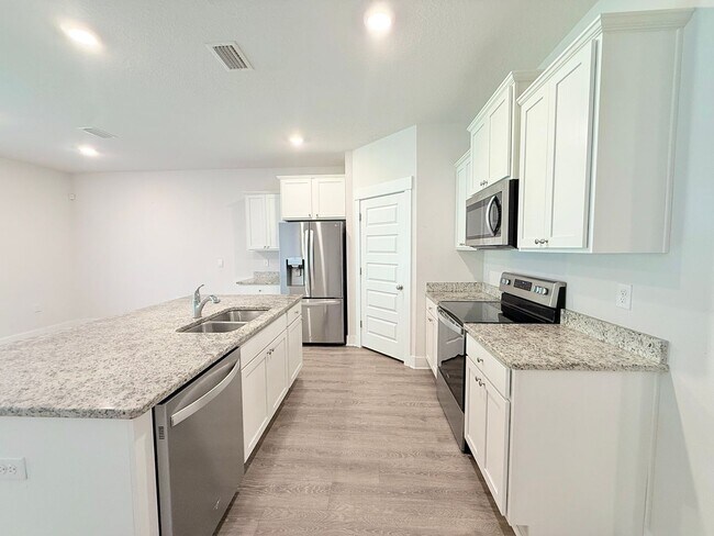 Foto del edificio - 5733 Danbury Blvd