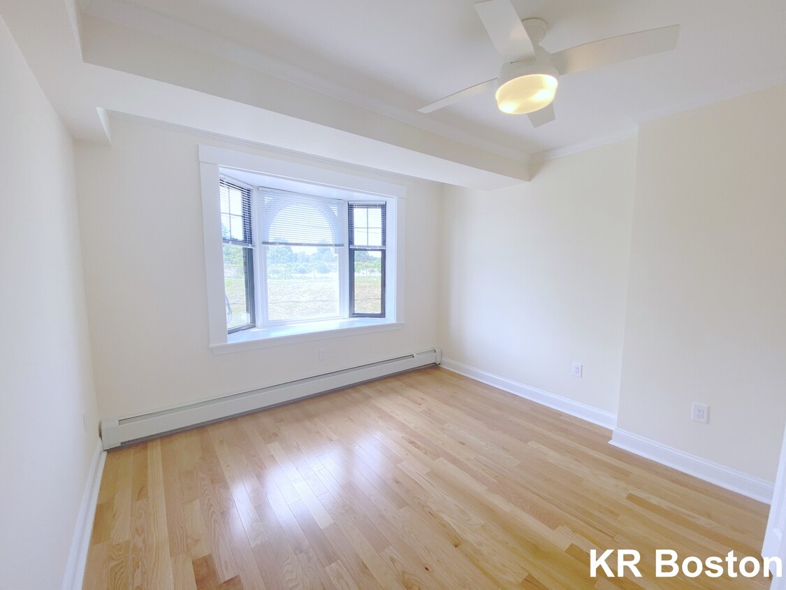 Primary Photo - 314 Beacon St