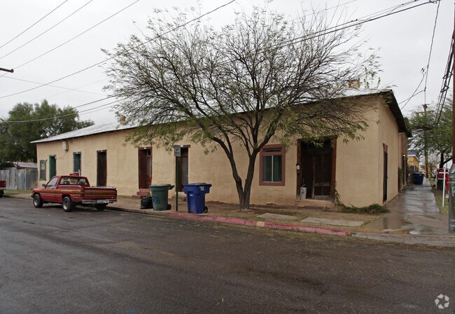 Building Photo - 326-340 W Court Ave