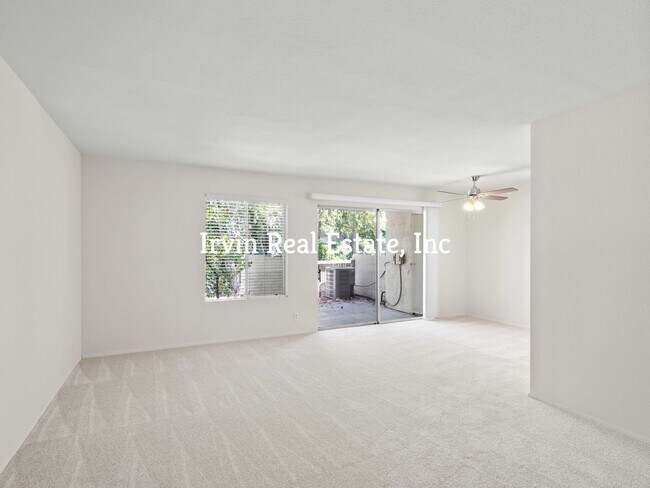 Foto del edificio - 2728 Oak Rd