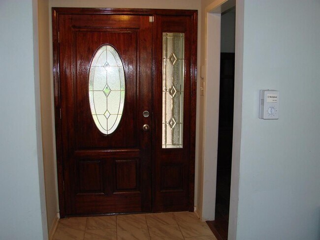 Building Photo - 13826 Overbrook Ln