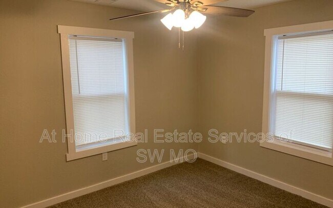 Building Photo - 2097 W Farm Rd 96