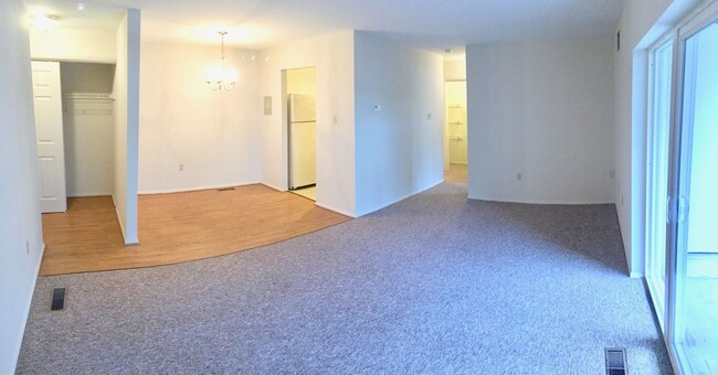 Foto del edificio - Welcome to The Yorklyn Apartments and Town...