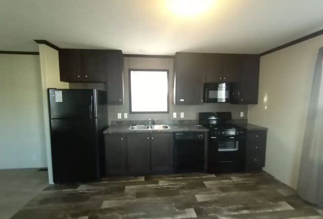 Building Photo - 410 Deerfield Ln