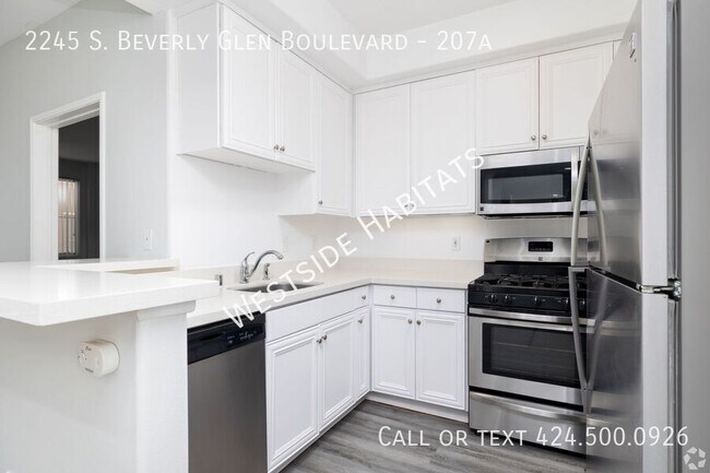 Foto del edificio - 2245 S Beverly Glen Blvd