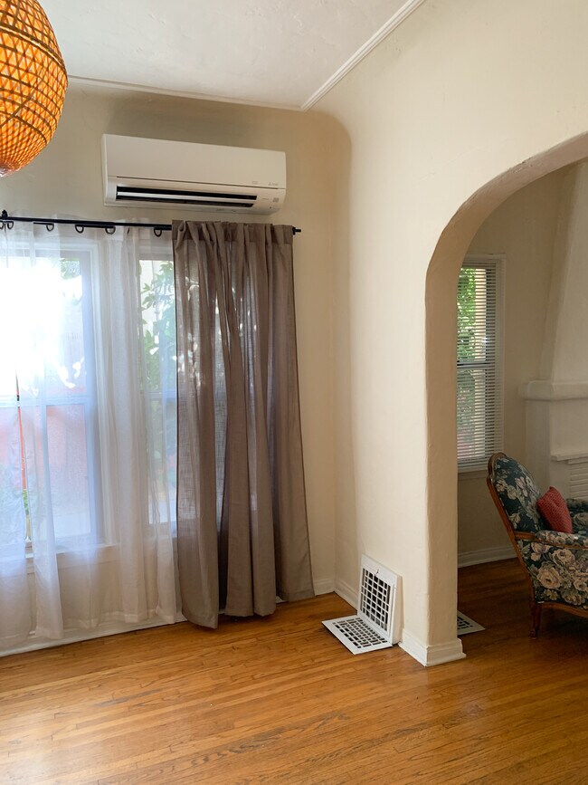 Comedor - 8569 Horner St