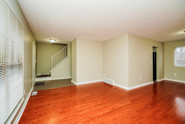 Building Photo - 3222 Fontaine Rd