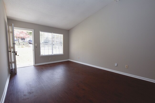 Foto del edificio - Single Family Home 3BR / 1BA