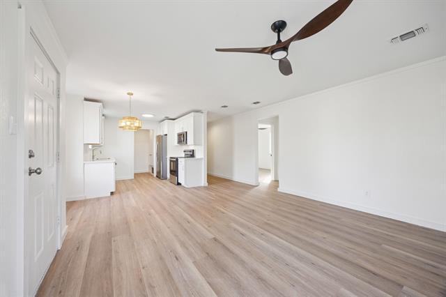 Building Photo - 302 W Pelton St