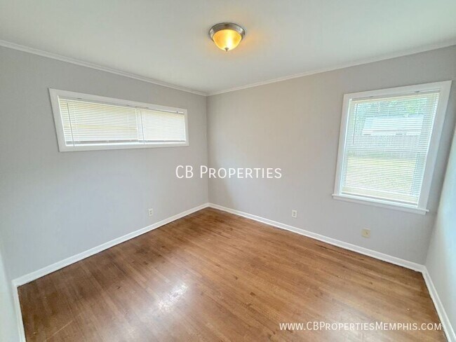 Building Photo - 1871 Cornelia Ln