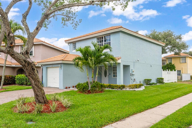 Building Photo - 3460 Commodore Ct