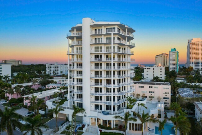 Building Photo - The Wave on Bayshore