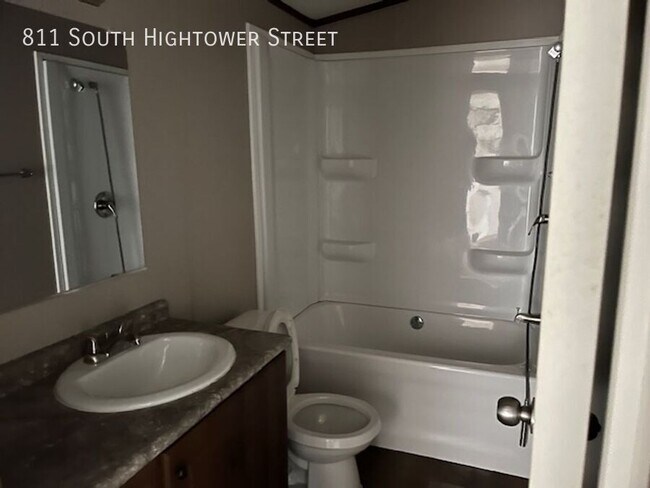 Foto del edificio - 811 S Hightower St