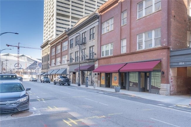 Photo - 215 Mitchell St SW House