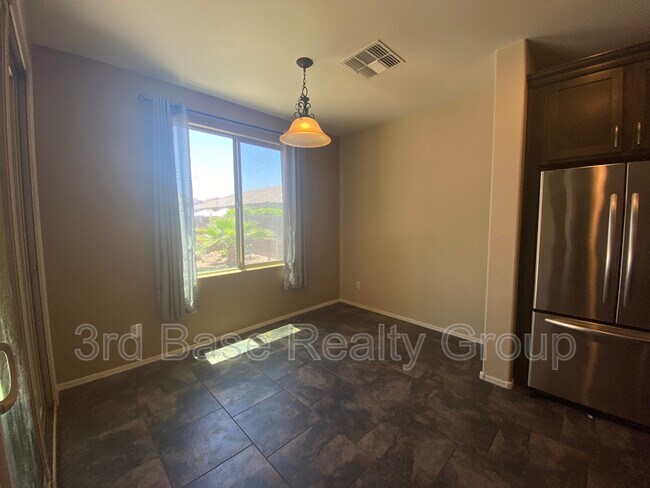 Foto del edificio - 18149 W Purdue Ave