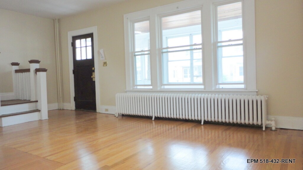 Primary Photo - 433 Second Ave