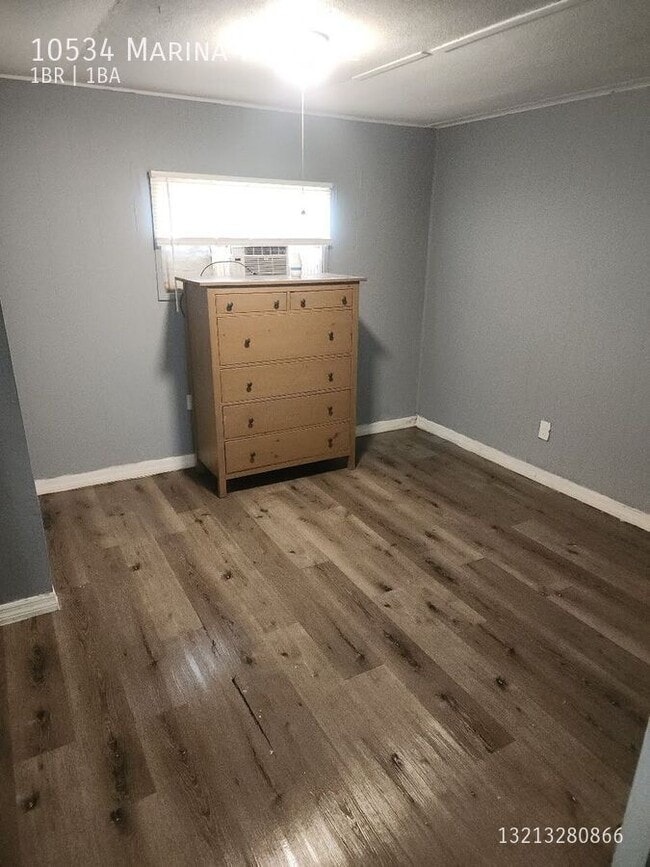 Photo - 10534 Marina Way Apartment