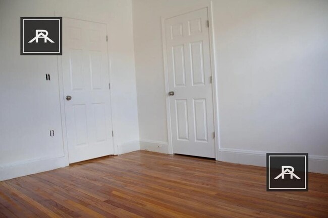 3 bedroom in Newton MA 02458 - 3 bedroom in Newton MA 02458 Apartment