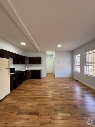 Building Photo - 379 S 20th St