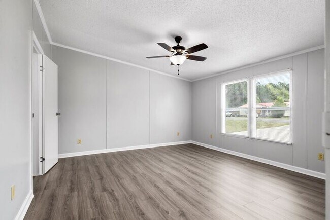Foto del edificio - 3 Bed 2 Bath Home Close to Fort Bragg