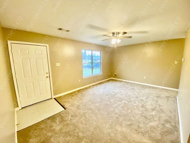 Building Photo - 2 BED & 2 BATH / NO PETS / S8 ACCEPTED