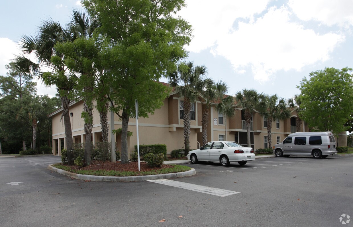 Ibis Club Apartments Apartments in Naples, FL