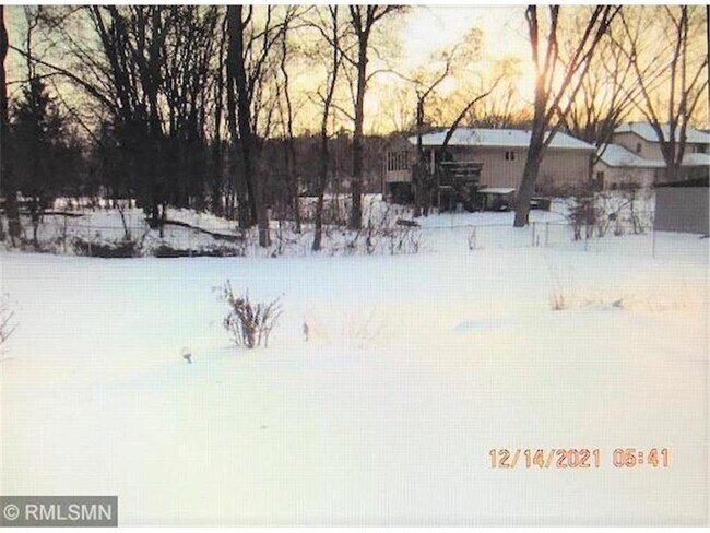 Foto del edificio - 222 County Road B2 W