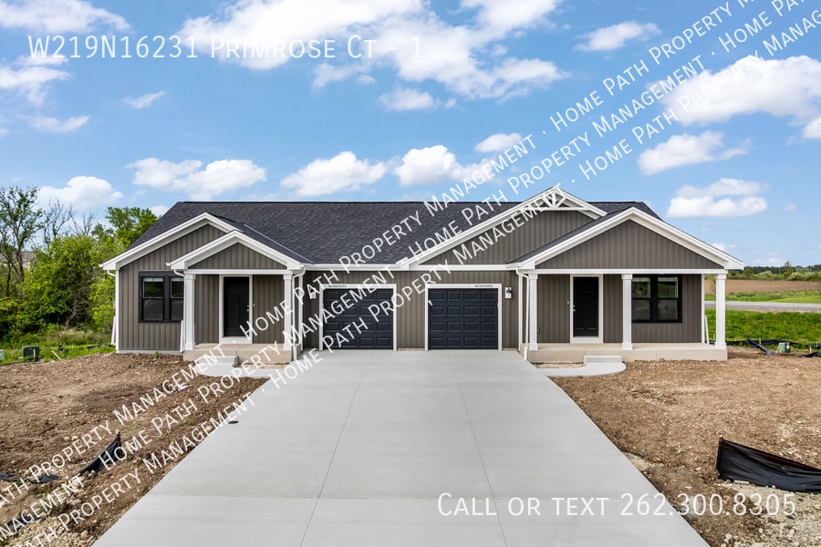Primary Photo - W219N16231 Primrose Ct