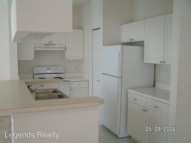 Building Photo - 822 Arbor Lakes Cir