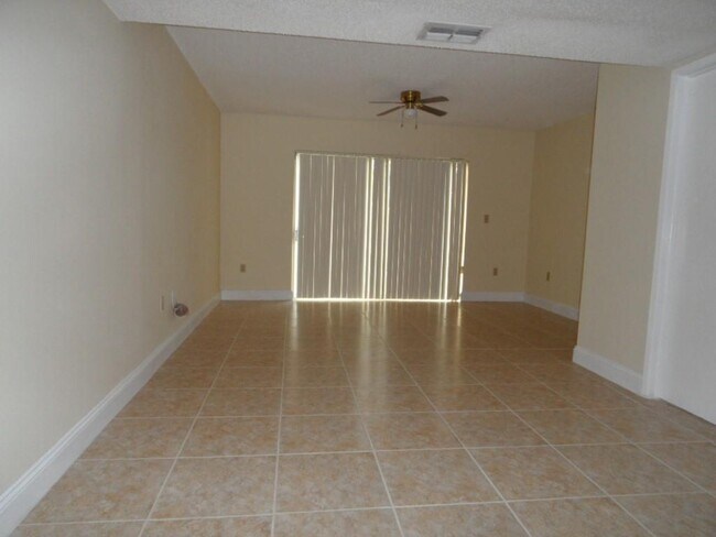 Foto del edificio - 3884 NW 90th Ave