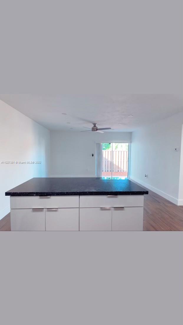 Building Photo - 9641 SW 77th Ave