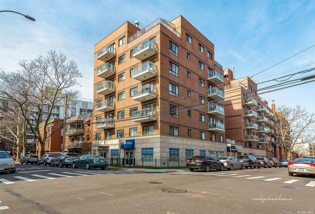 Foto principal - 94-11 65th Rd
