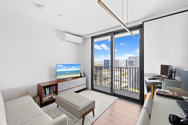 Building Photo - 987 Queen St