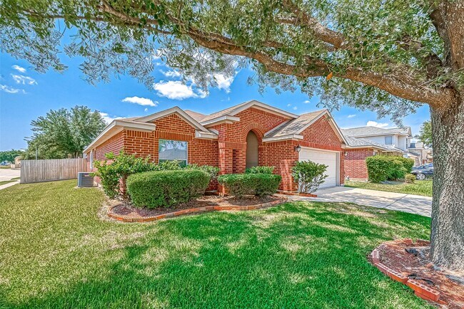 Foto del edificio - 758 Brushy Glen Dr