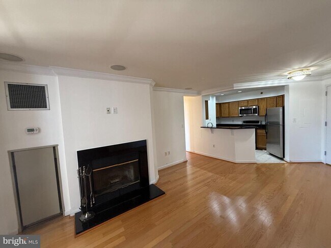 Building Photo - 1230 23rd St NW