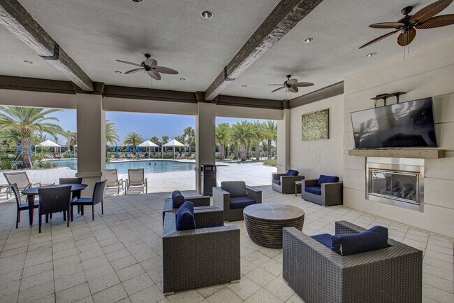 Interior de la Casa Club de Trevesta - 5657 Tripoli Dr