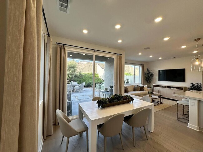 Foto del edificio - 2186 Tributary Dr