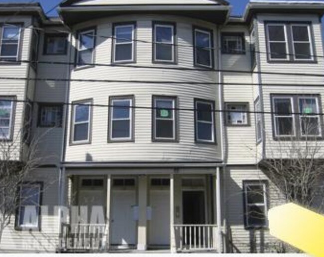 Building Photo - 135 Brook St