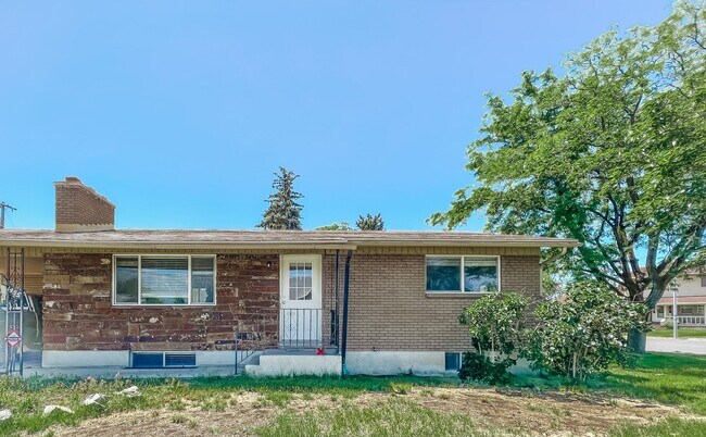 Foto del edificio - Update home ready for living!