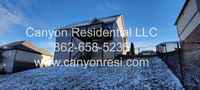 Foto del edificio - Nice Sized 4 Bed 3 Bath home in great location!