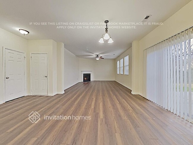 Foto del edificio - 7615 Carrington Forest Ln