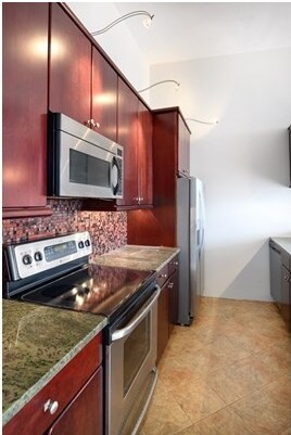Building Photo - 560 Tremont St